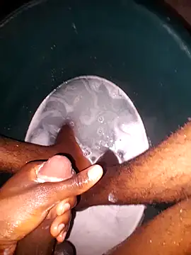 Snapshot of smalldick643 chatting on March 1, 11:01 am smalldick643 online show from March 1, 11:01 am