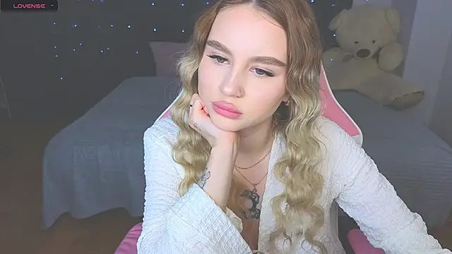 Snapshot of doll_barbieee chatting on May 13, 4:59 pm doll barbieee online show from May 13, 4:59 pm
