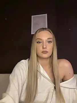 Snapshot of Alisa_Rise chatting on February 23, 7:38 pm Alisa Rise online show from February 23, 7:38 pm