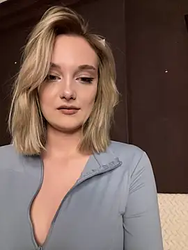 Snapshot of Alisa_Rise chatting on March 21, 10:06 pm Alisa Rise online show from March 21, 10:06 pm