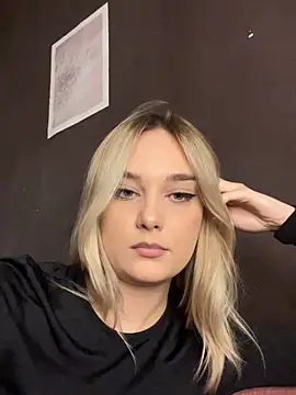 Snapshot of Alisa_Rise chatting on October 10, 3:33 pm Alisa Rise online show from October 10, 3:33 pm