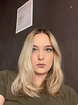 Snapshot of Alisa_Rise chatting on October 11, 2:37 pm Alisa Rise online show from October 11, 2:37 pm