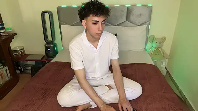 anwarlovemaroc online show from June 16, 5:04 pm