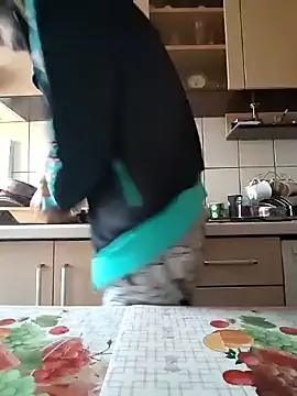 Snapshot of vulpe8400 chatting on February 15, 10:33 am vulpe8400 online show from February 15, 10:33 am