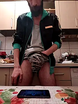 Snapshot of vulpe8400 chatting on March 3, 3:53 pm vulpe8400 online show from March 3, 3:53 pm