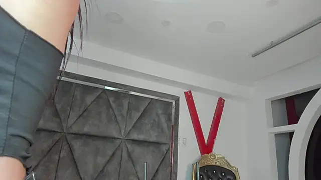 LuciaMoretti  online show from September 13, 12:27 pm