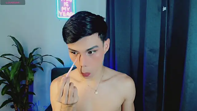 femboykeene online show from May 4, 10:50 pm