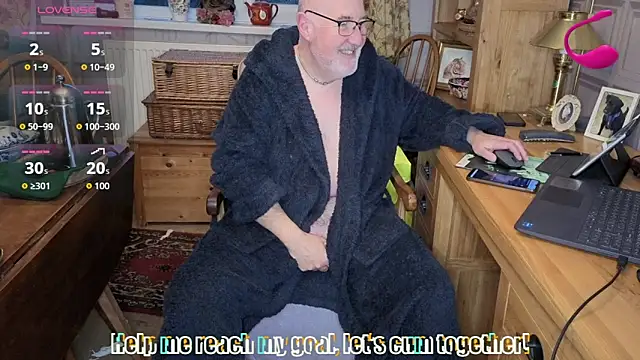 Adamdaddybear online show from January 18, 8:07 am