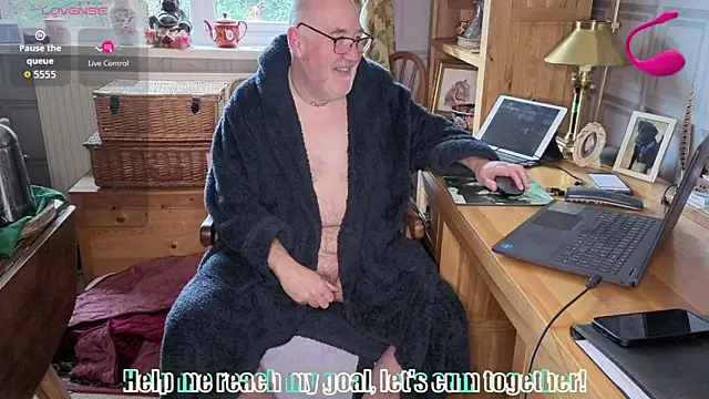 Adamdaddybear online show from March 1, 8:38 am