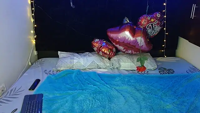 Snapshot of Miapeyton chatting on February 18, 2:06 pm Miapeyton online show from February 18, 2:06 pm