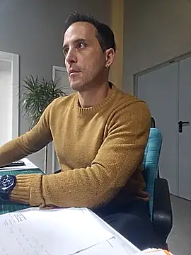 Lucas   81 online show from December 4, 6:38 pm