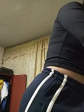 Snapshot of Sara_Brownx chatting on June 26, 2:05 am Sara Brownx online show from June 26, 2:05 am