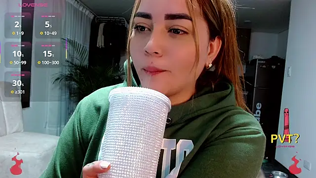 Lucia star   online show from November 14, 1:15 am