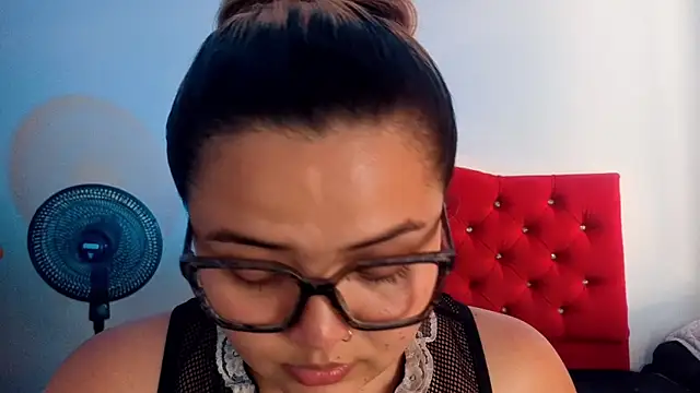 Snapshot of Agatha_humidity chatting on June 20, 9:39 pm Agatha humidity online show from June 20, 9:39 pm