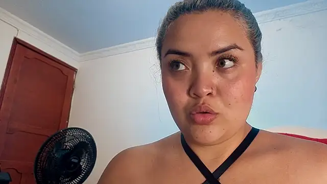 Snapshot of Agatha_humidity chatting on July 15, 9:14 am Agatha humidity online show from July 15, 9:14 am