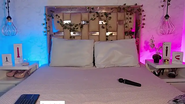 GigiVolkova online show from December 18, 8:04 pm