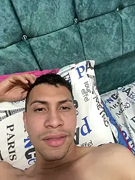 Snapshot of muchaelw3st4r8fuiz chatting on January 5, 11:22 pm muchaelw3st4r8fuiz online show from January 5, 11:22 pm