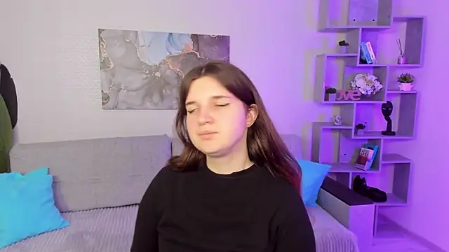 BonneyLove online show from September 14, 5:45 pm