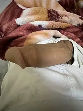 Snapshot of hamed-697 chatting on December 4, 8:23 am hamed-697 online show from December 4, 8:23 am