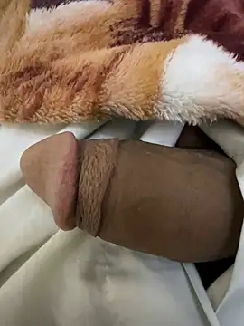 Snapshot of hamed-697 chatting on December 14, 10:02 am hamed-697 online show from December 14, 10:02 am