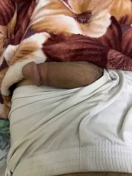 Snapshot of hamed-697 chatting on January 19, 8:18 am hamed-697 online show from January 19, 8:18 am