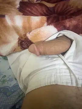 Snapshot of hamed-697 chatting on March 4, 1:01 am hamed-697 online show from March 4, 1:01 am