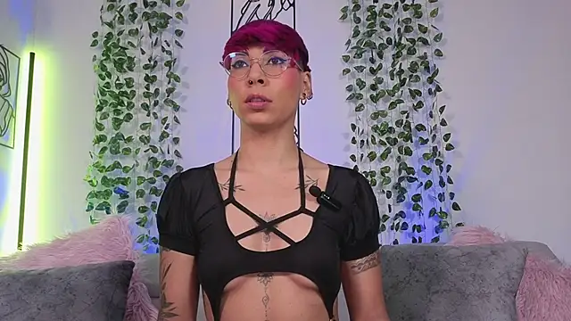 MiaMorgan  online show from April 7, 2:06 pm