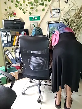 Snapshot of NAJWA-ARAB chatting on December 27, 2:43 pm NAJWA-ARAB online show from December 27, 2:43 pm