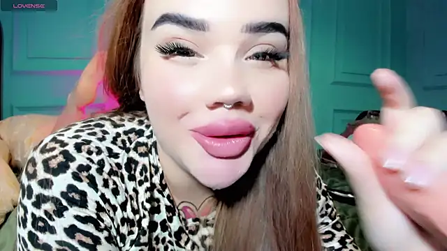 Snapshot of Aira_vi chatting on December 25, 12:58 pm Aira vi online show from December 25, 12:58 pm