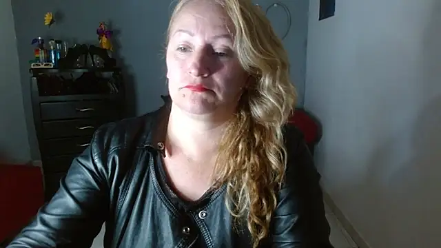 Snapshot of emperabigbootybigass chatting on January 22, 1:21 pm emperabigbootybigass online show from January 22, 1:21 pm