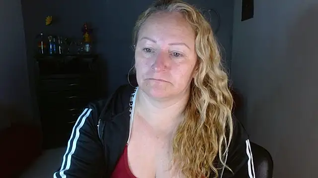 Snapshot of emperabigbootybigass chatting on January 25, 12:16 pm emperabigbootybigass online show from January 25, 12:16 pm