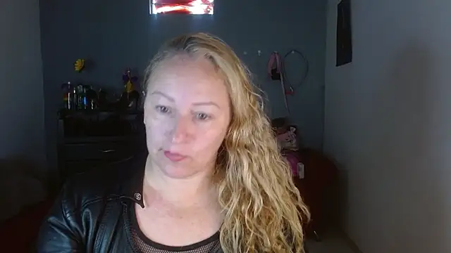 Snapshot of emperabigbootybigass chatting on January 27, 1:19 pm emperabigbootybigass online show from January 27, 1:19 pm