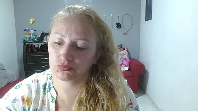 Snapshot of emperabigbootybigass chatting on January 30, 6:21 pm emperabigbootybigass online show from January 30, 6:21 pm