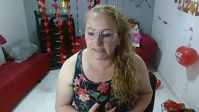 Snapshot of emperabigbootybigass chatting on February 14, 6:40 pm emperabigbootybigass online show from February 14, 6:40 pm