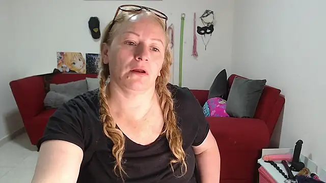 Snapshot of emperabigbootybigass chatting on September 10, 12:16 pm emperabigbootybigass online show from September 10, 12:16 pm
