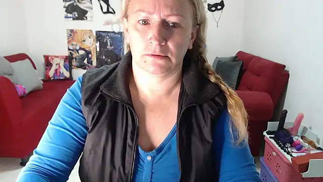 Snapshot of emperabigbootybigass chatting on October 8, 12:14 pm emperabigbootybigass online show from October 8, 12:14 pm