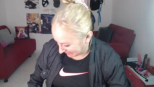 Snapshot of emperabigbootybigass chatting on October 15, 12:16 pm emperabigbootybigass online show from October 15, 12:16 pm