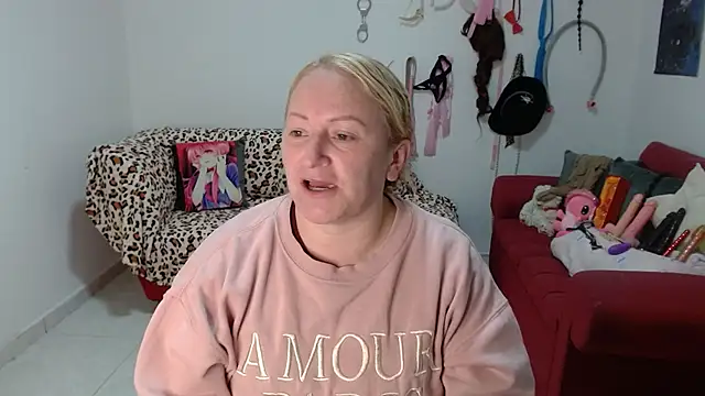 emperabigbootybigass online show from April 6, 12:28 pm