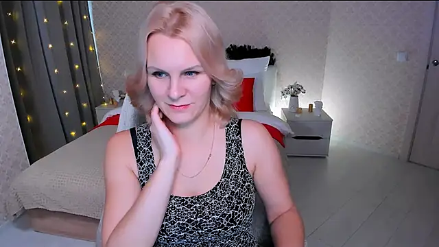 Louisa Bay online show from December 30, 7:59 am