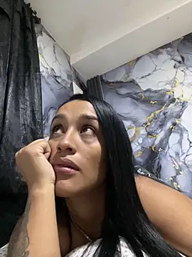 Snapshot of KatalinnaBrown chatting on February 6, 10:51 am KatalinnaBrown online show from February 6, 10:51 am