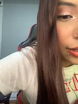 Snapshot of Emily_Clark1 chatting on December 22, 9:55 am Emily Clark1 online show from December 22, 9:55 am