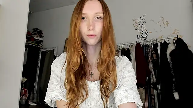 LisaIcon online show from March 9, 8:57 pm