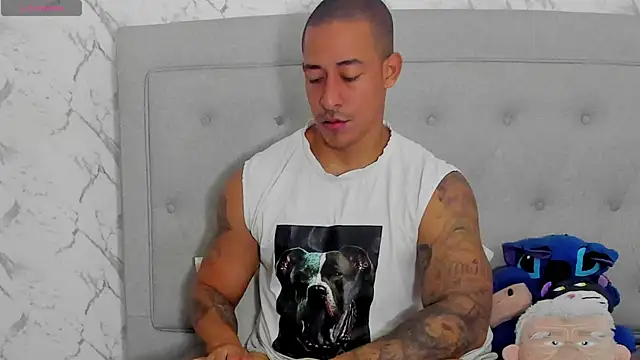 Snapshot of luigiferrara chatting on April 27, 9:13 pm luigiferrara online show from April 27, 9:13 pm