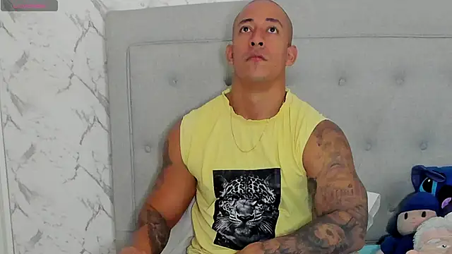 Snapshot of luigiferrara chatting on May 17, 5:42 pm luigiferrara online show from May 17, 5:42 pm