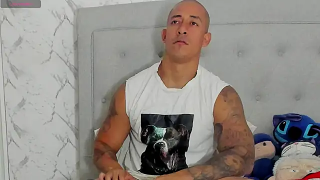 Snapshot of luigiferrara chatting on May 25, 9:43 pm luigiferrara online show from May 25, 9:43 pm
