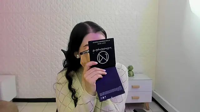 Violetaa diazz online show from April 29, 9:21 pm