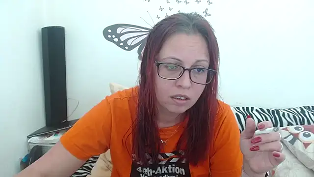 Snapshot of LadyHellene chatting on February 11, 12:32 pm LadyHellene online show from February 11, 12:32 pm