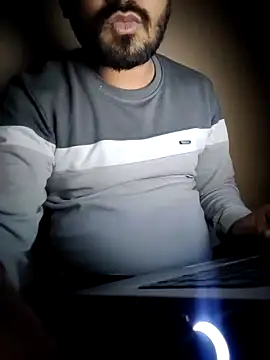 Jayesh Love online show from January 11, 7:05 pm