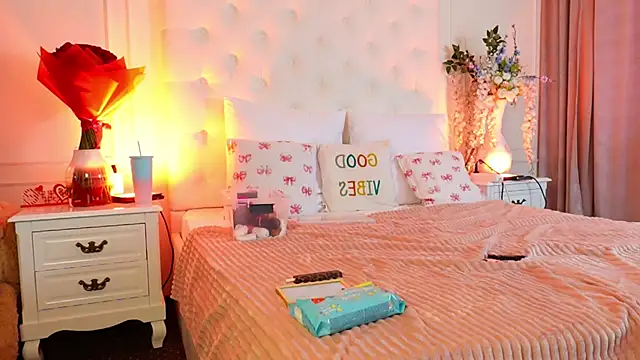 Amberseyes online show from July 11, 11:57 am