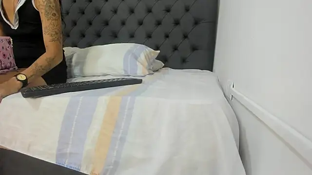 Snapshot of _candy_jade_ chatting on May 13, 12:35 pm candy jade online show from May 13, 12:35 pm